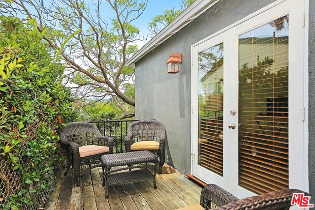 828 Hill Street, Santa Monica CA: https://media.crmls.org/mediaz/5184e8f9-549a-455e-bdd0-69fa88889585.jpg