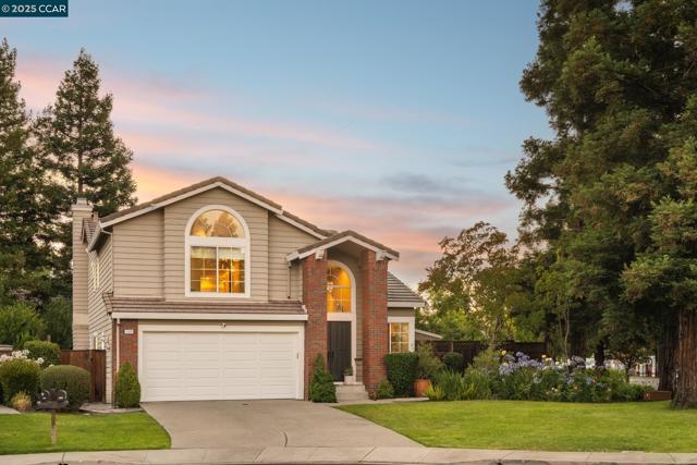 200 Hat Creek Ct, San Ramon CA: https://media.crmls.org/mediaz/5184ed68-da7c-4d66-9f8d-c393da6fc8cb.jpg