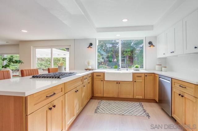 3302 Vista Rocosa, Escondido CA: https://media.crmls.org/mediaz/5185a92a-a051-4e92-8030-9b5a19c0b24c.jpg