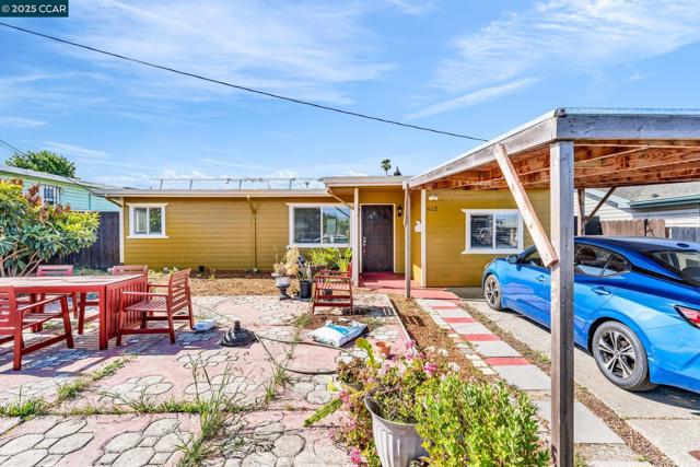 612 Thomas Dr, Richmond CA: https://media.crmls.org/mediaz/518609e9-92c9-4495-a323-84305db8e6bb.jpg