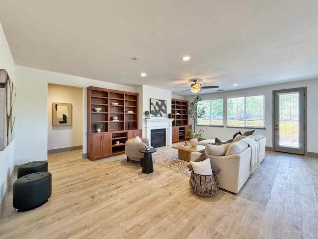 9283 Rancho Hills Drive, Gilroy CA: https://media.crmls.org/mediaz/5186584a-0216-46be-b86e-310d6169612e.jpg