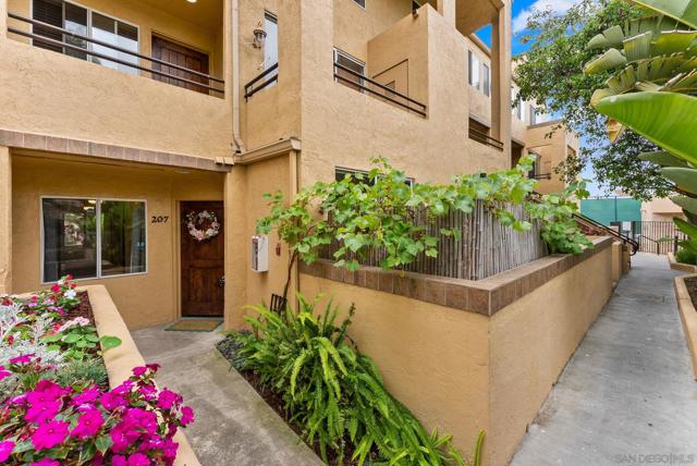 3957 Nobel Dr, San Diego CA: https://media.crmls.org/mediaz/51867a97-0b14-47fa-9802-870456611edf.jpg