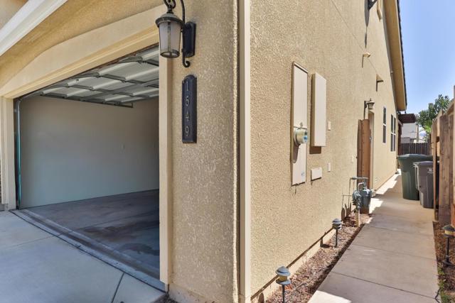 1549 Foxtail Court, Hollister CA: https://media.crmls.org/mediaz/51870fb9-3d82-4ea3-ac73-df4fbdb8bb25.jpg