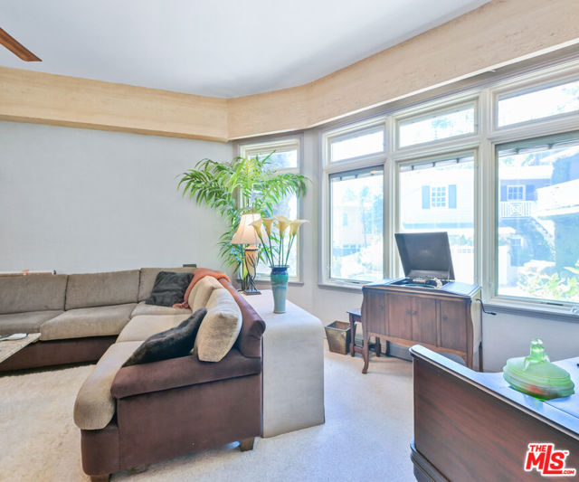 2228 Vista Del Mar Place, Los Angeles CA: https://media.crmls.org/mediaz/51871fda-6145-402c-b4af-e8775b3f6885.jpg