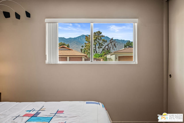 2072 S Bobolink Lane, Palm Springs, CA 92264