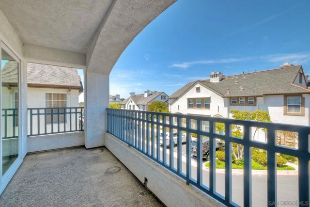 11898 Cypress Canyon Rd, San Diego CA: https://media.crmls.org/mediaz/518786f9-d0d9-4b9a-9e15-3432740fa7af.jpg