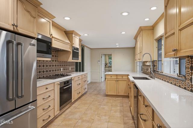 281 Glen Ellen Drive, Ventura CA: https://media.crmls.org/mediaz/518801d6-725f-4cf6-babe-55573499ea00.jpg