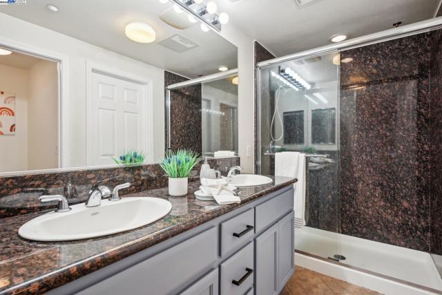 3240 Maguire Way, Dublin CA: https://media.crmls.org/mediaz/51882045-5d33-4a6b-8502-b9fadaa6872d.jpg