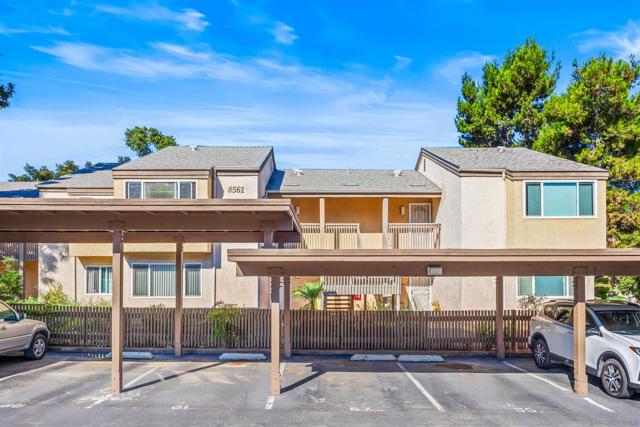 8561 Villa La Jolla Dr, La Jolla CA: https://media.crmls.org/mediaz/5188a89c-35d9-42fe-8266-68cfc11c5535.jpg