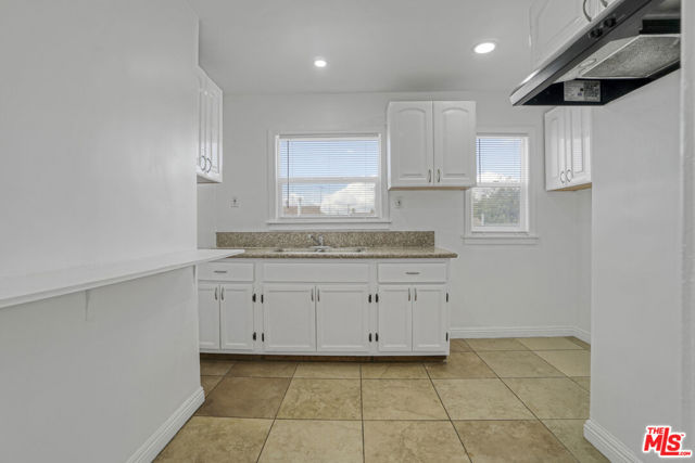 120 N Avenue 25, Los Angeles CA: https://media.crmls.org/mediaz/5188cc02-9bee-4819-9454-0a894cbf4f8d.jpg