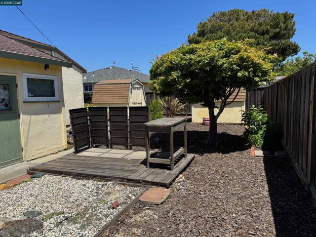 17300 Via Melina, San Lorenzo CA: https://media.crmls.org/mediaz/518964a9-b73c-4d32-9e32-55b9f483efb5.jpg