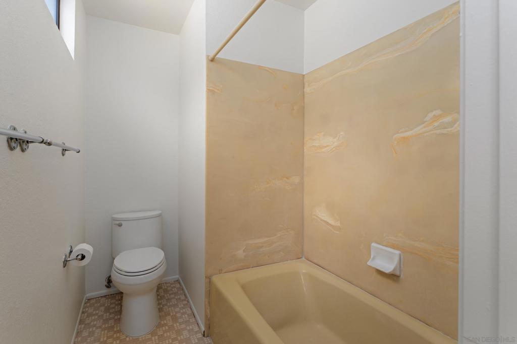 https://media.crmls.org/mediaz/51896506-4a2e-4e06-8a9a-1b0b260ba5ba.jpg?preset=X-Large