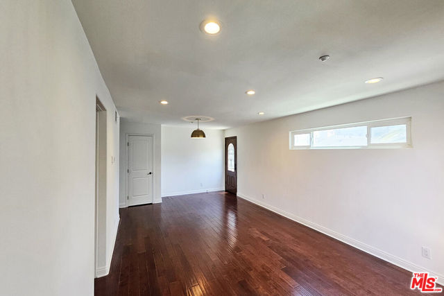 4220 Fair Avenue, North Hollywood CA: https://media.crmls.org/mediaz/5189ac1b-a21f-4773-8f54-bd6026e27f77.jpg