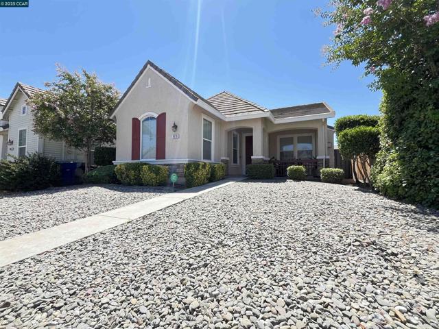 1870 Zurlo Way, Sacramento CA: https://media.crmls.org/mediaz/5189b4bc-8dfb-4440-8cc3-1ec6f181898a.jpg