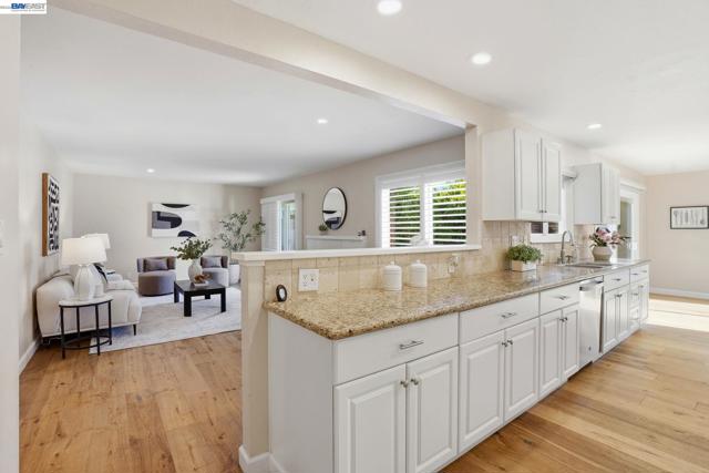 Image 3 of 20 For 2394 Saint George Dr