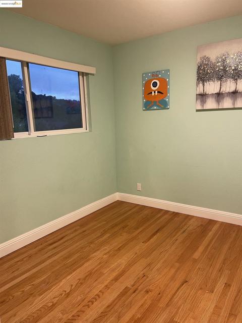 8 Juniper Way, Moraga CA: https://media.crmls.org/mediaz/518a06ad-1d32-432c-889a-c16c47c03165.jpg