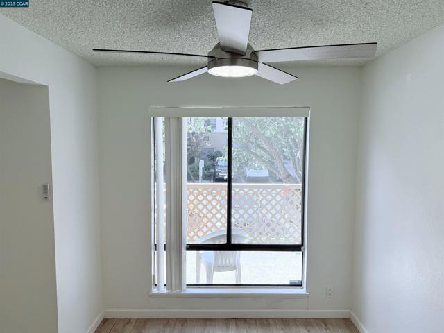 480 N Civic Dr, Walnut Creek CA: https://media.crmls.org/mediaz/518a5805-8594-42e2-b46b-6412e8804bfb.jpg