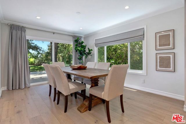 2968 Nicada Drive, Los Angeles CA: https://media.crmls.org/mediaz/518b2b15-495c-4988-8051-5c8dac271002.jpg