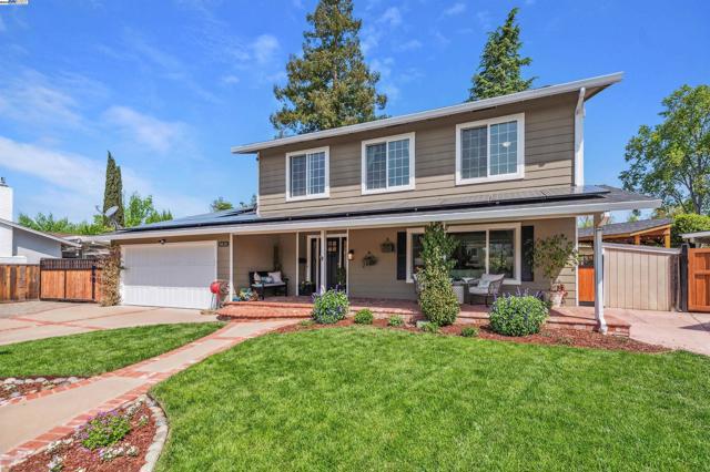 4839 Merganser Ct, Pleasanton CA: https://media.crmls.org/mediaz/518b3504-3e9e-4b7a-b4f1-f2b76c03bd0d.jpg
