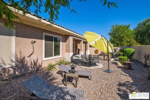 81091 Avenida Colonias, Indio CA: https://media.crmls.org/mediaz/518b5bda-0569-418a-a9ae-38fc727b9644.jpg