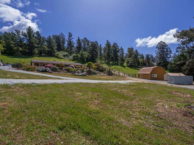 20150 Tarawild Court, Prunedale CA: https://media.crmls.org/mediaz/518c4886-a78a-4bc9-be5d-3010504d33f6.jpg