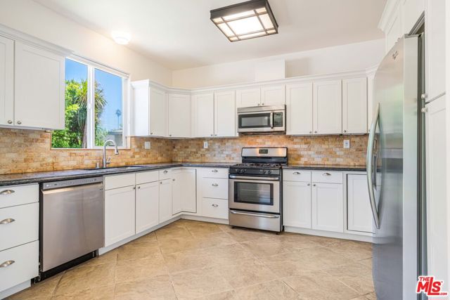 7050 Independence Avenue, Canoga Park CA: https://media.crmls.org/mediaz/518c6712-4d10-47be-a5fb-fead8491d005.jpg