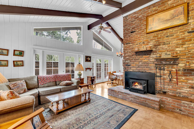 54640 Marian View Drive, Idyllwild CA: https://media.crmls.org/mediaz/518c6e15-4dbb-492a-bc63-6d4bc1f852fa.jpg