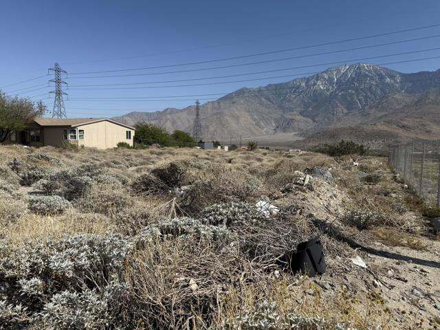 7 San Pierre Road, Whitewater CA: https://media.crmls.org/mediaz/518c7d86-a002-4683-b06e-3ae932c0fc83.jpg