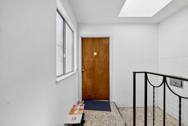 476 7th Avenue, San Francisco CA: https://media.crmls.org/mediaz/518ca7d3-2b95-4fe1-bb95-9f45ae838f82.jpg