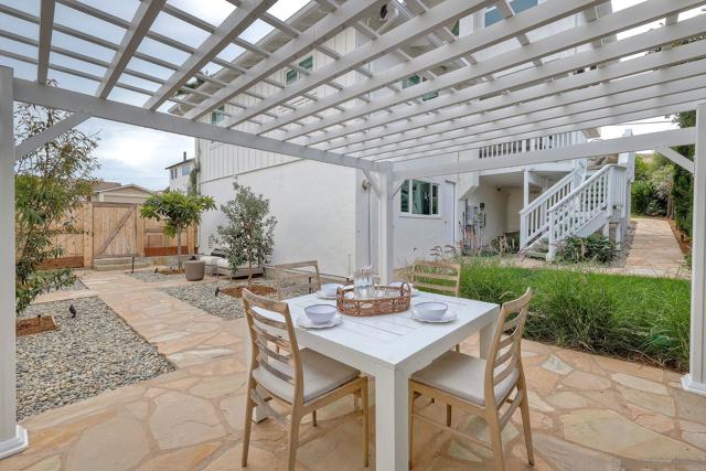 Image 35 of 43 For 3380 Trumbull St