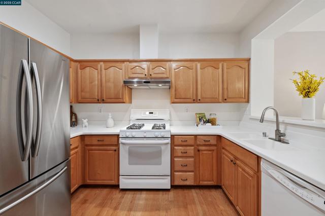 10647 Mcbride Ln, Dublin CA: https://media.crmls.org/mediaz/518e7ff4-2b0c-4645-be9d-581a69bdaf92.jpg