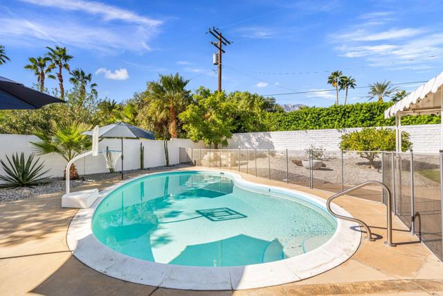 2211 N Starr Road, Palm Springs CA: https://media.crmls.org/mediaz/518ed77c-b4f4-4e5d-ae9d-f769281bc63b.jpg