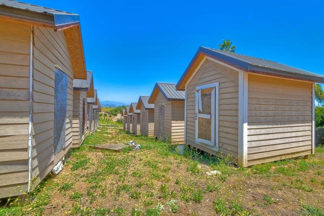 2511 Via Rancheros, Fallbrook CA: https://media.crmls.org/mediaz/518fbaff-5735-4049-87f4-5d38fa058664.jpg