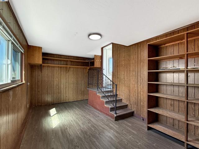 22108 Moyers St, Castro Valley CA: https://media.crmls.org/mediaz/5190b8a3-f080-4ce4-87d3-778d4e9a521a.jpg
