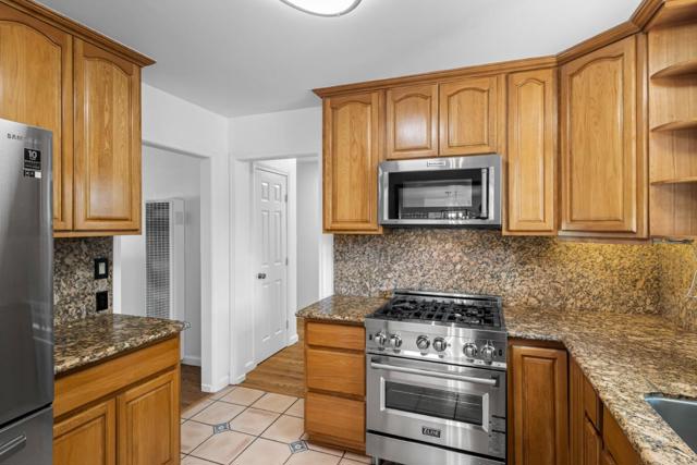 17785 Casa Lane, Morgan Hill CA: https://media.crmls.org/mediaz/519137e5-3635-4572-8aef-d40f55ce8ec1.jpg