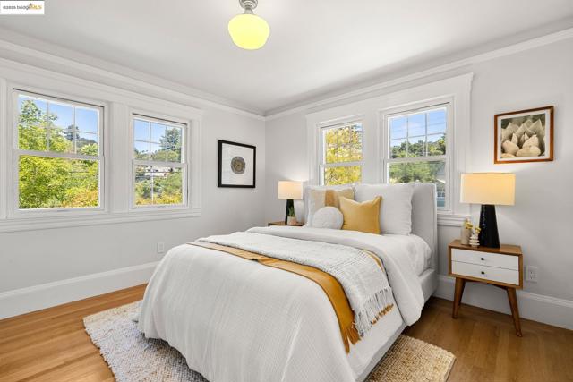 2842 Ashby Ave, Berkeley CA: https://media.crmls.org/mediaz/51918a9a-0daa-4966-875d-8138afc6c17a.jpg