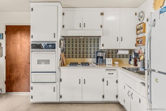 Image 8 of 18 For 926 Nolbey St