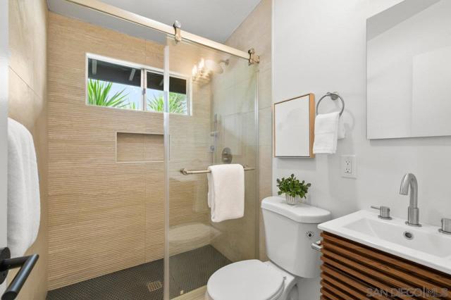 6373 Lake Albano Ave, San Diego CA: https://media.crmls.org/mediaz/5192f443-01e7-4aeb-8113-6bc0a967ac76.jpg
