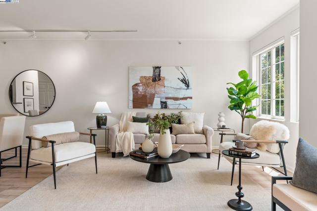 913 Adams, Albany CA: https://media.crmls.org/mediaz/5193b168-e74e-401b-b4de-70ee351da497.jpg