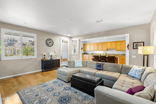 Detail Gallery Image 7 of 34 For 1365 Donegal Way, Oxnard,  CA 93035 - 3 Beds | 2/1 Baths