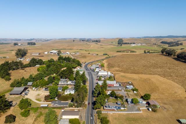 14550 Valley Ford Estero, Valley Ford CA: https://media.crmls.org/mediaz/51941b59-77b6-4667-8a78-1cb1e4d6cdf4.jpg