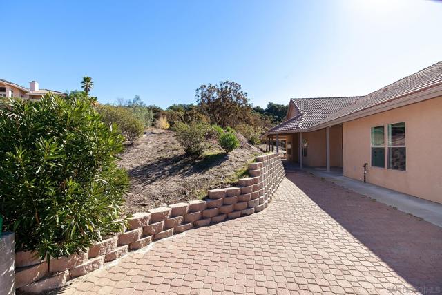 32153 Cerrada del Coyote, Warner Springs CA: https://media.crmls.org/mediaz/5194bd67-8be0-41ae-aef3-d2500976c078.jpg