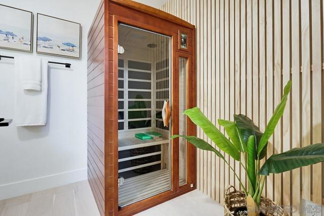 2003 Caminito Circulo Norte, La Jolla CA: https://media.crmls.org/mediaz/51953984-f2a6-4afb-9e51-840e7a1a5db6.jpg