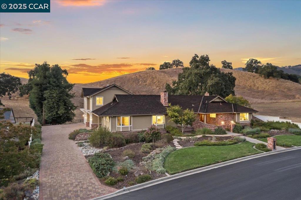 2385 Holly Oak Dr