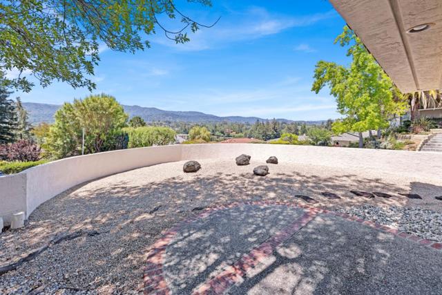 1091 Valley View Court, Los Altos CA: https://media.crmls.org/mediaz/5195eee3-d097-48bc-8158-35854c1fa4f5.jpg