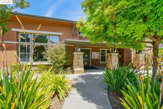 6443 Blue Rock Ct., Oakland CA: https://media.crmls.org/mediaz/5196978c-588f-4295-8185-dd494d644c8f.jpg