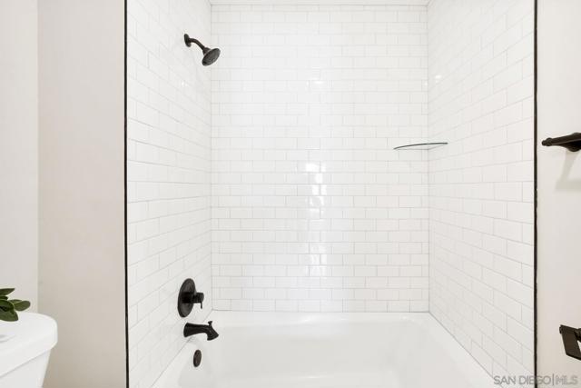 3262 Ashford St, San Diego CA: https://media.crmls.org/mediaz/5196d775-ab25-458f-a284-23445b5d5c7a.jpg