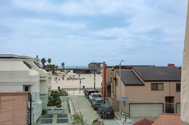 722 724 San Luis Rey Place, San Diego CA: https://media.crmls.org/mediaz/5196efbc-bb6f-42b0-90b3-272516fa254a.jpg