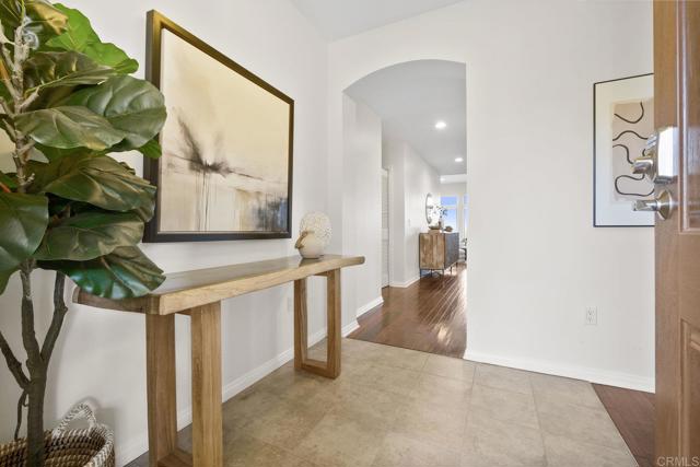 301 Mission Avenue, Oceanside CA: https://media.crmls.org/mediaz/51979301-e480-4e69-ae79-e4346bb251da.jpg