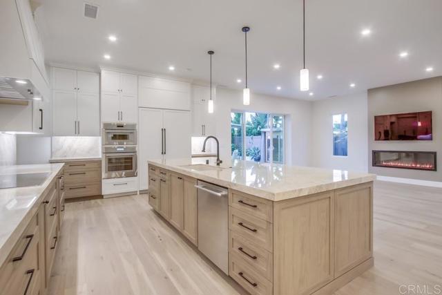 5380 Los Robles Drive, Carlsbad CA: https://media.crmls.org/mediaz/5197f914-8fda-4f3a-b4a1-1a5dffd60f03.jpg
